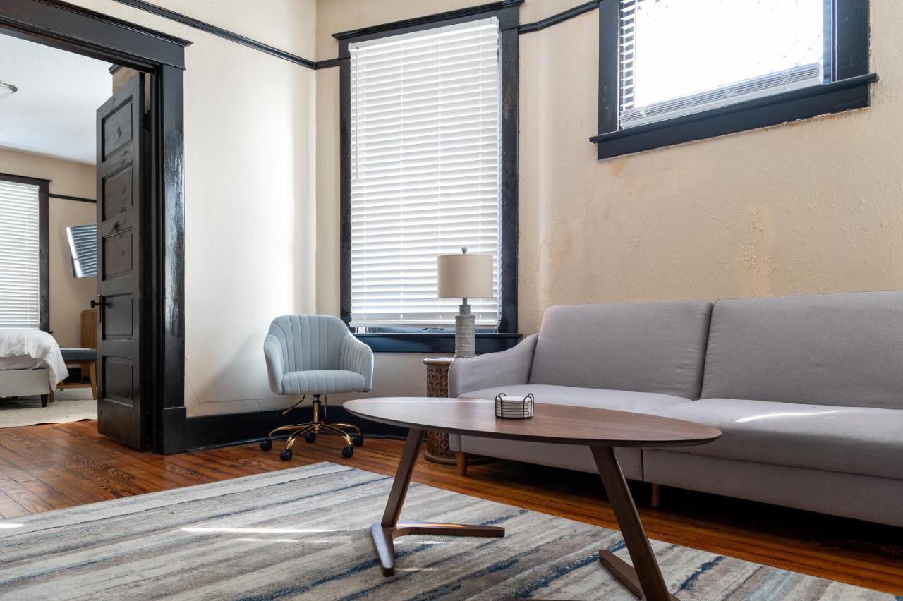Updated 3 Bedroom Unit With Balcony! Cape Girardeau Eksteriør billede